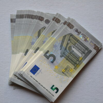 counterfeit 5 euros bills